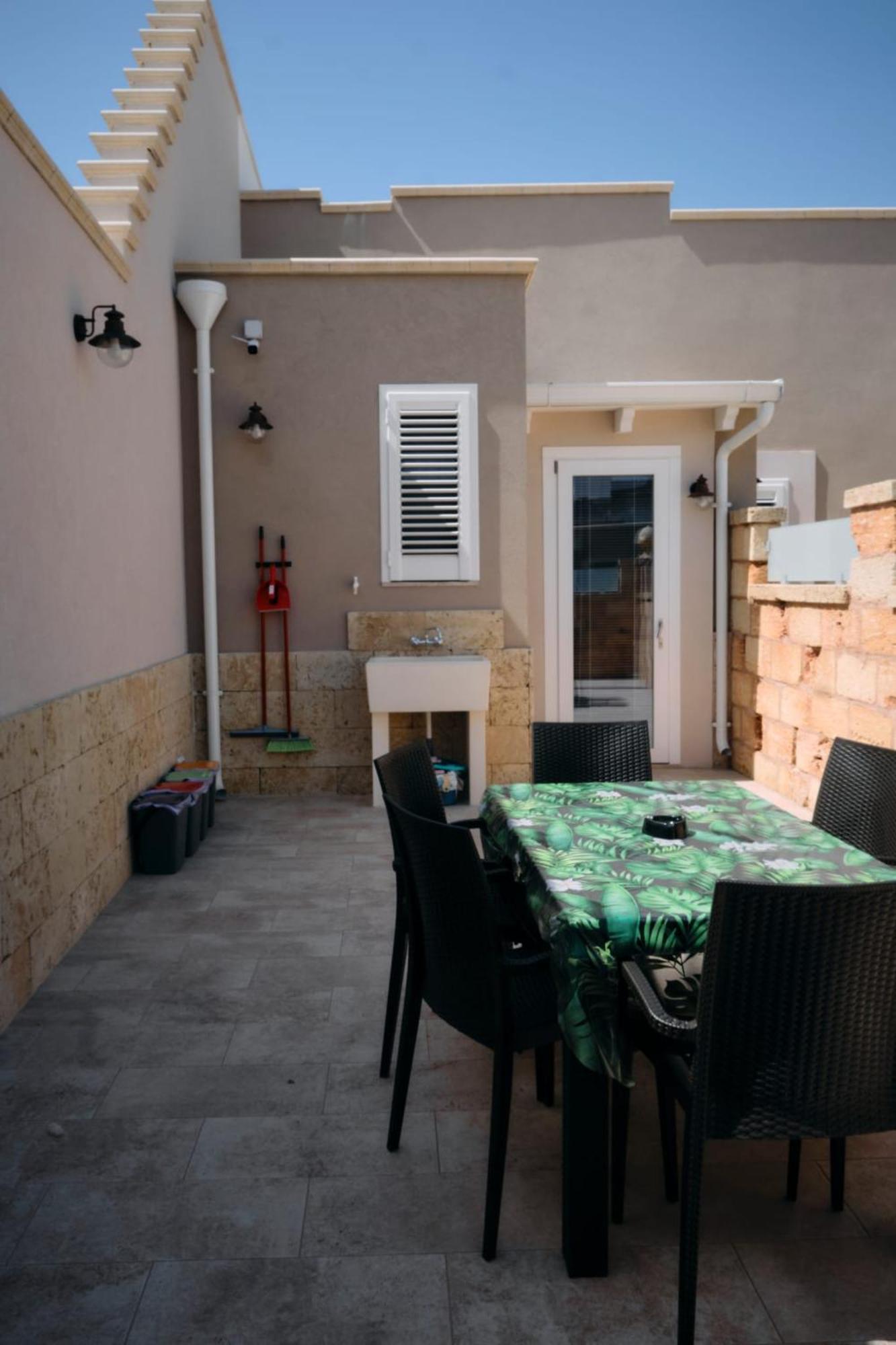 Case Vacanze Da Pino A E B Torchiarolo Luaran gambar